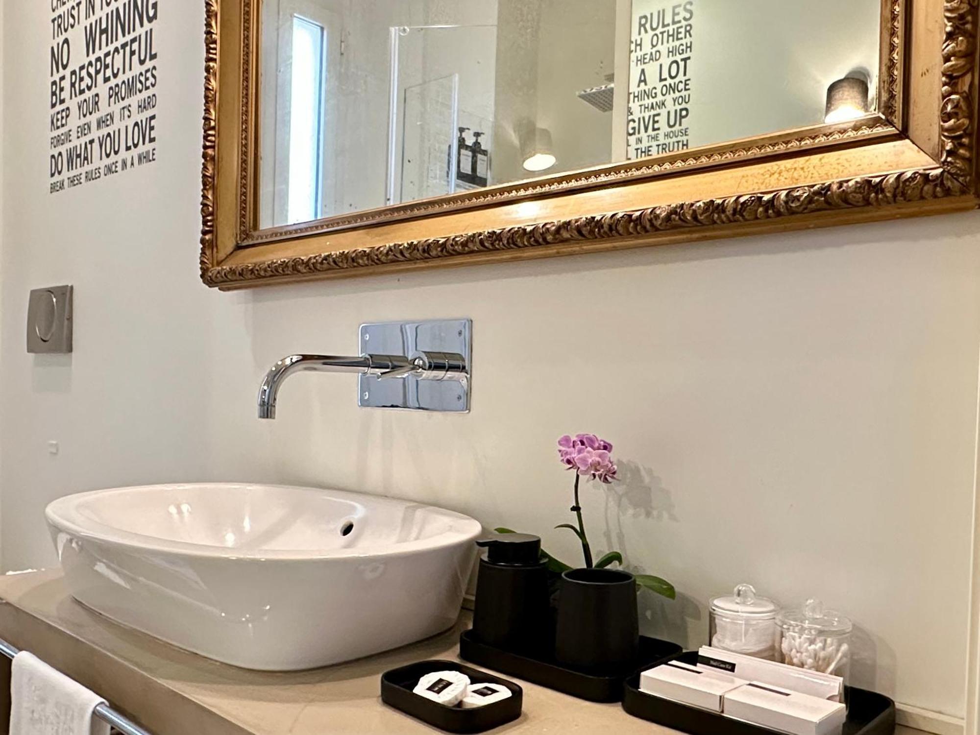 Lily Pads -Elegant Apartment- In The City Center Milan Luaran gambar