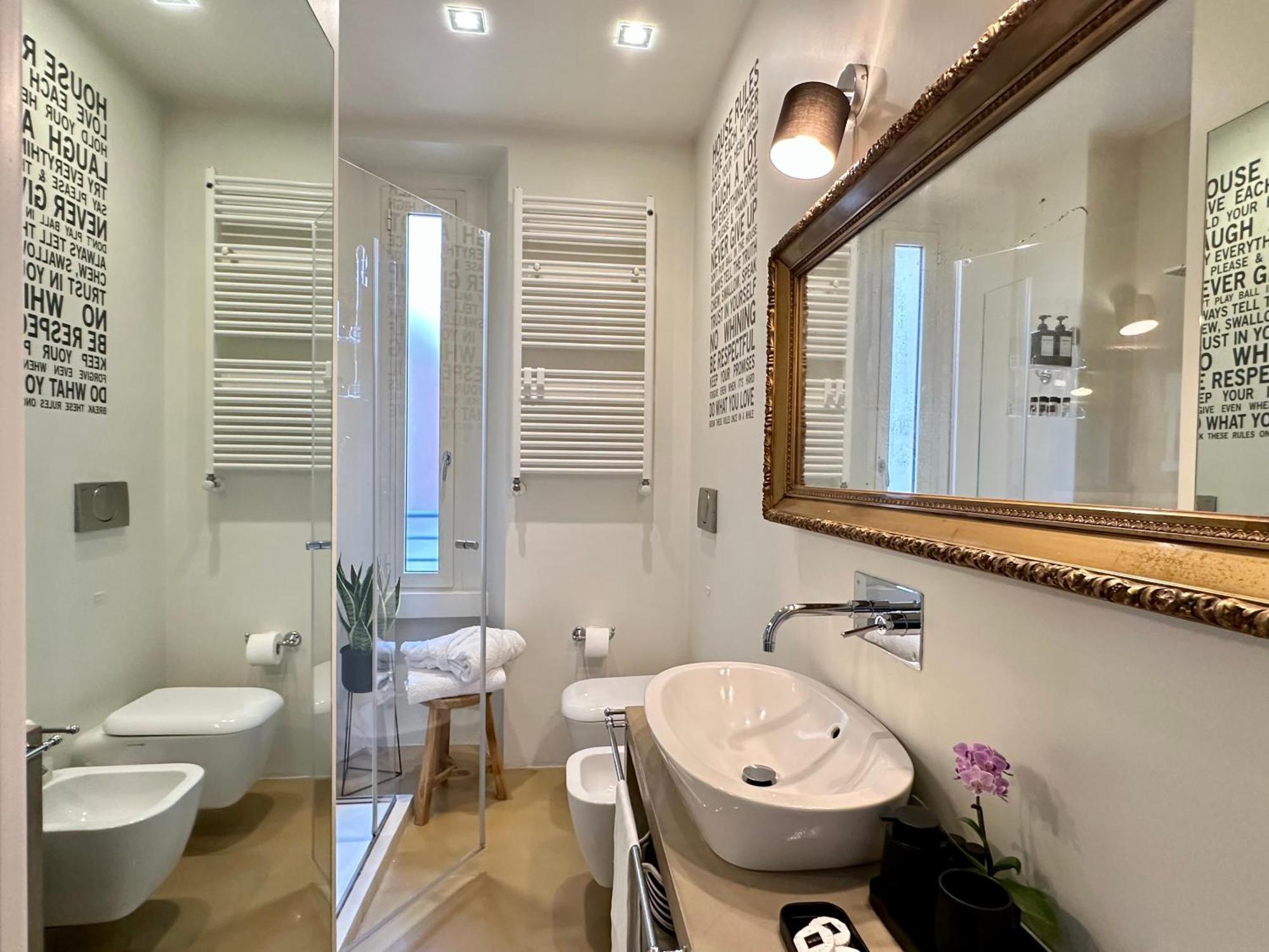 Lily Pads -Elegant Apartment- In The City Center Milan Luaran gambar